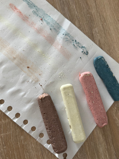 Do Pigmento à Paleta: Tintas, Técnicas e Materiais Naturais